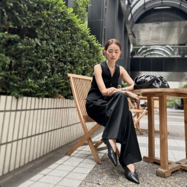 【秋の新作ワイドパンツ】と靴をはいてコスメの新作発表会へ