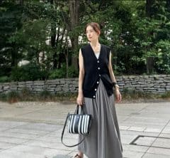 ニットベストで秋へのスイッチファッションを