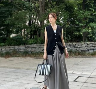 ニットベストで秋へのスイッチファッションを