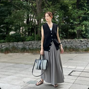 ニットベストで秋へのスイッチファッションを