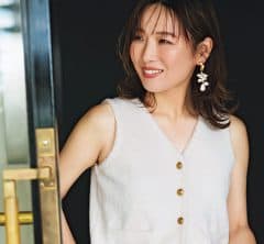 まだノースリでいたい暑い9月は秋にも活躍する「ジレ」を素肌に！〈40代スタイリストがお手本〉