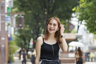 〈ジェントルモンスター、ブルーエレファント…〉名古屋のオシャレ40代は、アイウェアをどう取り入れる？〈スナップ10選〉