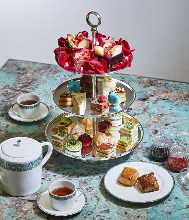 ティファニーで食卓を ティファニーで食卓を ティファニーで食卓を Amazon.com