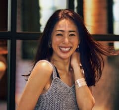 仕事後の飲み、ワンアイテム足すなら即華やげる【キラキラキャミ】に決まり！