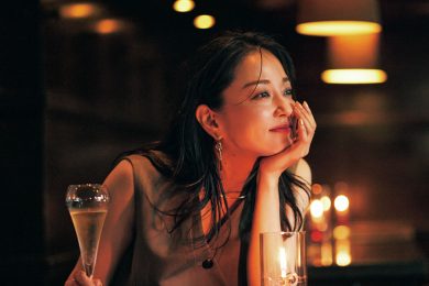 【ジレ×ワイドパンツ】大人の洗練スタイルで仕事帰りにバーへ寄り道