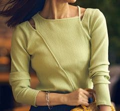 涼しくなってきたから夕飲みに行こ！ 品の良さもキープする【ちょっぴり肌見せトップス】