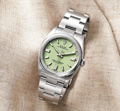 〈ロレックス、フランクミュラー〉大人の女性が楽しめる優し気カラーの品格ウォッチ【3選】