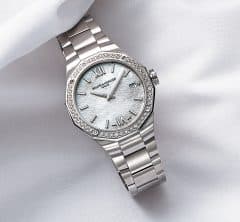 〈ブシュロン、ショパールなど〉40代に手元に存在感。お悩み肌を輝かせるダイヤモンドウォッチ〈3選〉