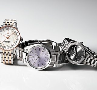 大人の知性を纏うなら、機能性と品のある優美なデザインウォッチを〈グランドセイコー、オメガ、ブライトリング〉