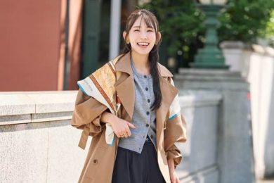 おしゃれな40代は、「大判スカーフ」で秋コーデをアップデート中！＜読者スナップ6選＞