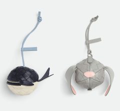 チャームに！【ボッテガ・ヴェネタ】大人可愛い新作コインパースが登場