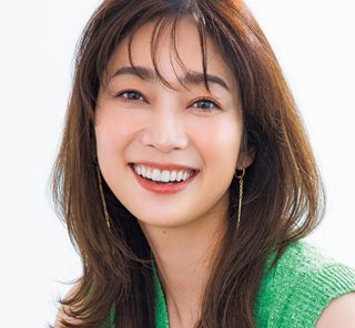 夏枯れパサつきヘアをツヤ髪に見せる大人のトレンドカラー〈３選〉