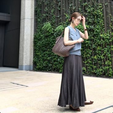 〈グレー&ブラウン〉お洋服もコスメも秋色にシフトが楽しい！【モデル私服コーデ】