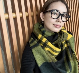 年に一度の健康診断には寒暖差対応のストールを持って【モデル私服コーデ】