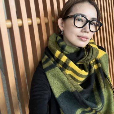 年に一度の健康診断には寒暖差対応のストールを持って【モデル私服コーデ】