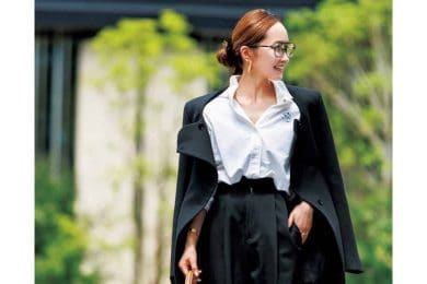 〈関西名古屋スナップ〉寒い日も暑い日も重宝。端境期も迷わない！白シャツコーデ〈４選〉