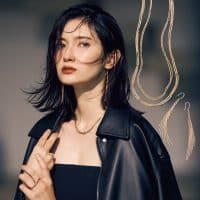 多タスクな日常がドラマティックになる！重ねる【ゴールドジュエリー】