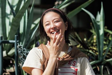 【26℃コーデ】昼汗ばんで夜涼しい初秋は肩掛けカーデで微調整