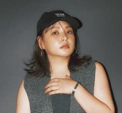 【野呂佳代さんのマストアイテム】フープピアスをハンサムコーデの仕上げにON