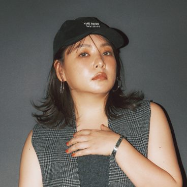 雑誌STORY最新号 野呂佳代さん着用　ジェニファーオーレット　ワイドベルベット 雑誌STORY最新号 野呂佳代さん着用 ジェニファーオーレット