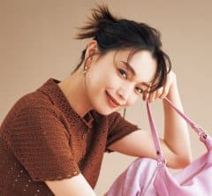 【ブラウン×ベビーピンク】無条件にときめく秋配色でコーデも気分も一新