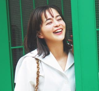 【パンプス】を秋冬素材に“衣替え”してデニムコーデに季節感を