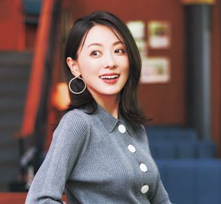 秋のニット初めは一枚でさらりと映える【上品ポロニット】から