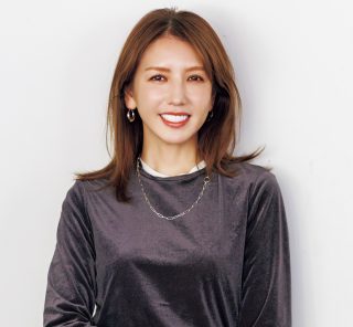 【ベロアトップス×シャギースカート】リッチな質感で魅せる秋コーデ