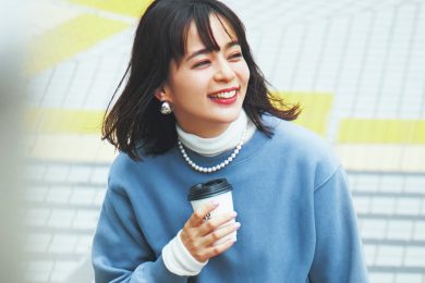 大人カジュアルがアガる【サテンスカート】この秋はコーデに変化をつけて