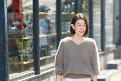 【ZARA・ホワイトデニム】ワイドデニムは白を選べばきれいめに！〈40代オシャレSNAP〉