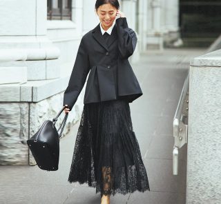 【40代の黒コーデ】キレイめ派は「レース」投入で最旬に更新を！