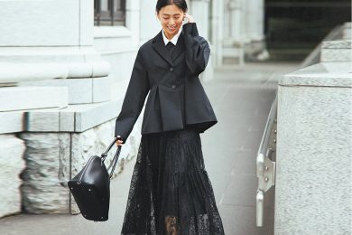 【40代の黒コーデ】キレイめ派は「レース」投入で最旬に更新を！