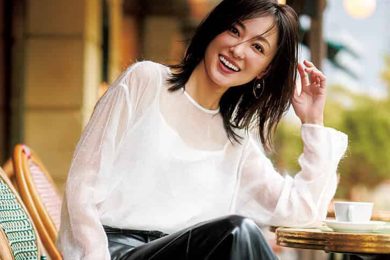 40代の「秋のおめかしコーデ」は“透け素材”で最旬＆上品に映える！