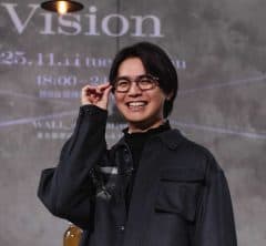 片寄涼太さんが素敵なメガネ姿で登場！「変装ではなくてドレスアップとして楽しみたい」