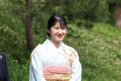 初の海外公式訪問！ 愛子さまのワードローブを大胆予想