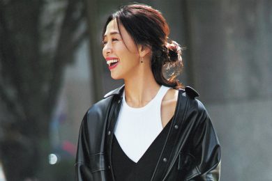 【40代の黒コーデ】に今季豊作“ドラマチック素材”がじわじわ効く！