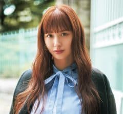 隙を感じさせる【細ボウタイシャツ】で母シーンもうまくいく！