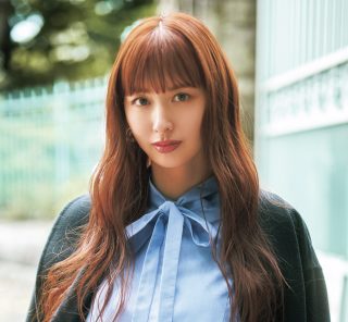 隙を感じさせる【細ボウタイシャツ】で母シーンもうまくいく！