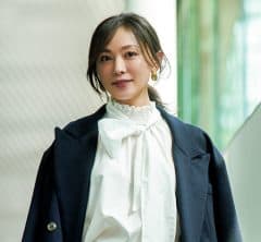 【40代のお仕事コーデ】洗練ボルドーでお決まりコーデもフレッシュに