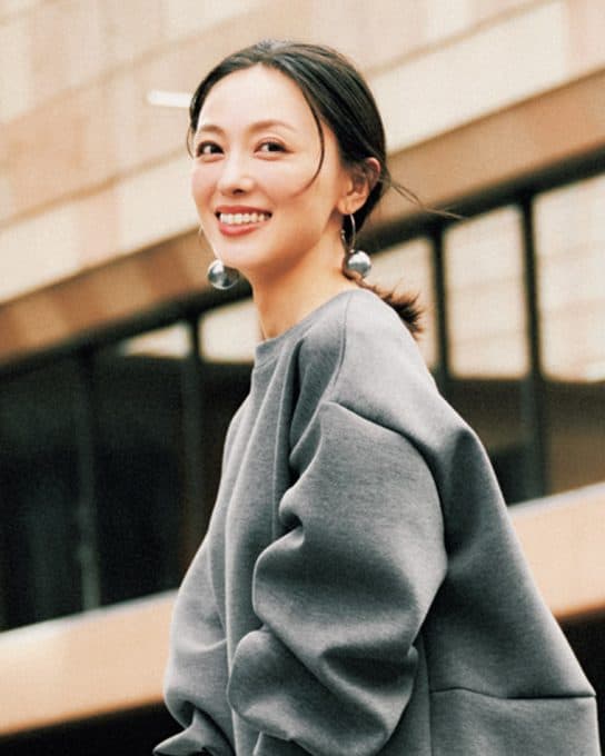 デイリーもお出かけも重宝しすぎ!一枚でサマになる【大人スウェット】