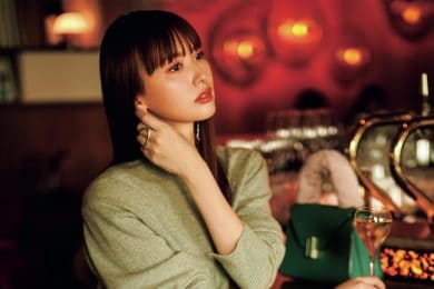 上品ワントーンに【キラキラアイテム一点盛り】で“はじけ上手”に