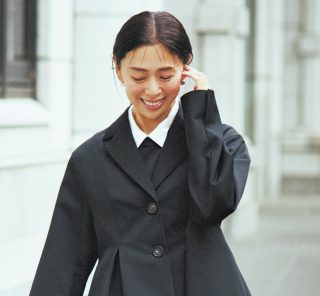 【40代の学校行事コーデ】オシャレに見えてハズさない黒の着こなし方