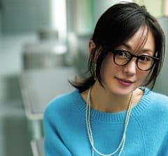 ラクちんでも洒落る【ニットアップ×スニーカリーナ】でデスクワーク