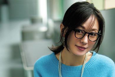 ラクちんでも洒落る【ニットアップ×スニーカリーナ】でデスクワーク