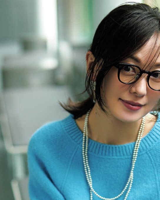 ラクちんでも洒落る【ニットアップ×スニーカリーナ】でデスクワーク