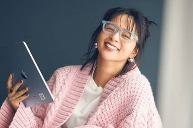 寛ぎと高揚感をくれる【カラーニット】がノータスクDAYの最高の相棒！