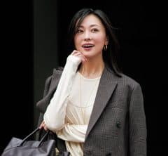 【カットソーワンピ×甘スニーカー】で外回りの日だってコンフォートに！