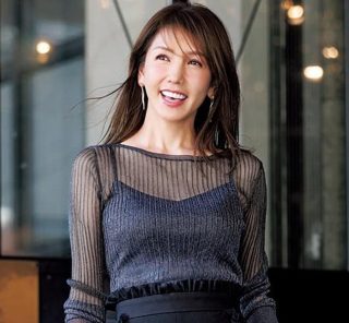 パンツ派の忘年会コーデにも◎さりげなく華やげる【チュールパンツ】