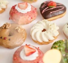 【RACINES DONUT】2025年は“Joyful Christmas!”！彩豊かなクリスマスドーナツが期間限定で登場♡