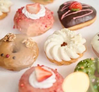 【RACINES DONUT】2025年は“Joyful Christmas!”！彩豊かなクリスマスドーナツが期間限定で登場♡